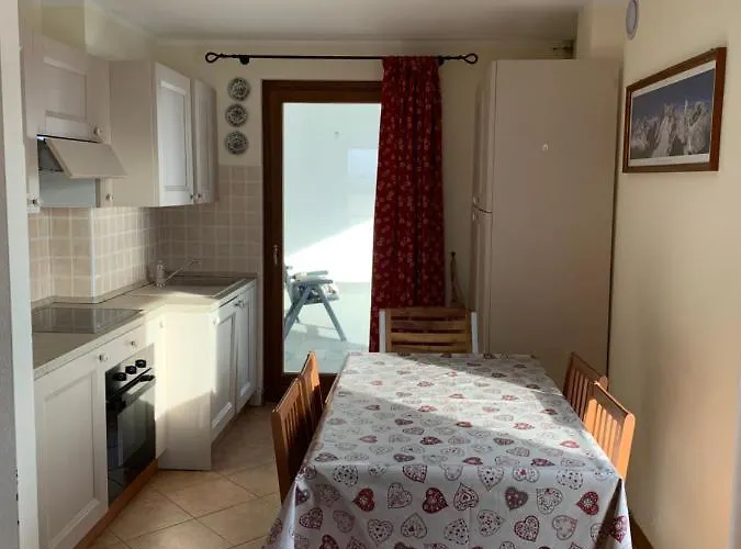 アパート La Marmotta Bianca In Out ブレウイル・チェルヴィナイア